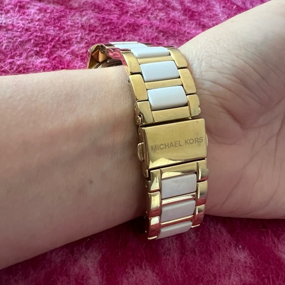 Michael Kors Ladies Quartz Tri-Tone Stainless Steel watch - Picture 4 of 7